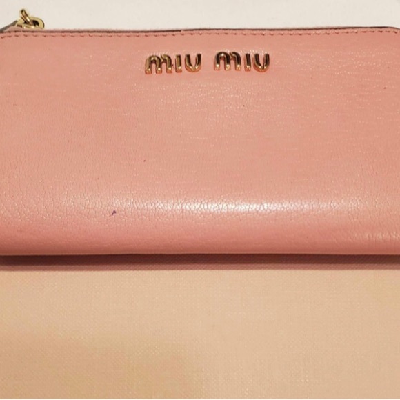 MIU MIU - Pink leather coin purse/wallet. AUTHENTIC and in BEAUTIFUL CONDITION! - Picture 13 of 16